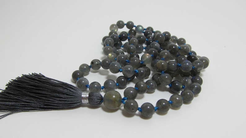 Ready to ship labradorite 108 beads knotted mala in 6mm intuition and conscient dreaming tassel necklace Hand knotted by Sphalie