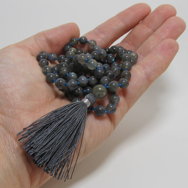 Ready to ship labradorite 108 beads knotted mala in 6mm intuition and conscient dreaming tassel necklace Hand knotted by Sphalie