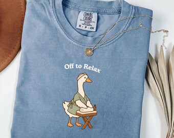 Camiseta Goose Comfort Colors® para masajistas, ideal para relajarse con una sesión de terapia de masaje.