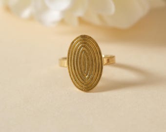 Messing ovale statement ring, gegraveerde koperen ring, boho vintage ring, handgemaakte koperen sieraden, minimalistische ring voor vrouwen, cadeau voor haar