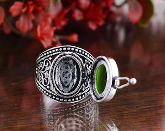 Poison Box Ring Silver, Green Stone Secret Compartment Ring, Vintage Pill Ring, Gothic Jewelry, Hidden Storage Ring