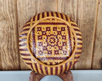 Vintage Woven Bamboo Basket with Lid: Asian Storage Display
