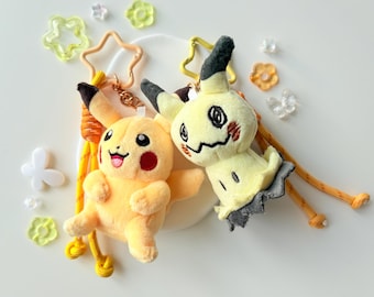 Llavero de peluche de Pikachu y Mimikyu / Colgante para bolso Juminocore / Ideal para regalar