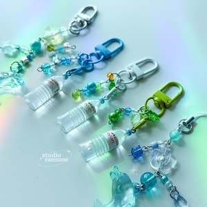 Llaveros Frutiger Aero para bolsos, teléfonos, consolas de juegos, cámaras digitales / Cibernético Y2K / Ideal para regalar