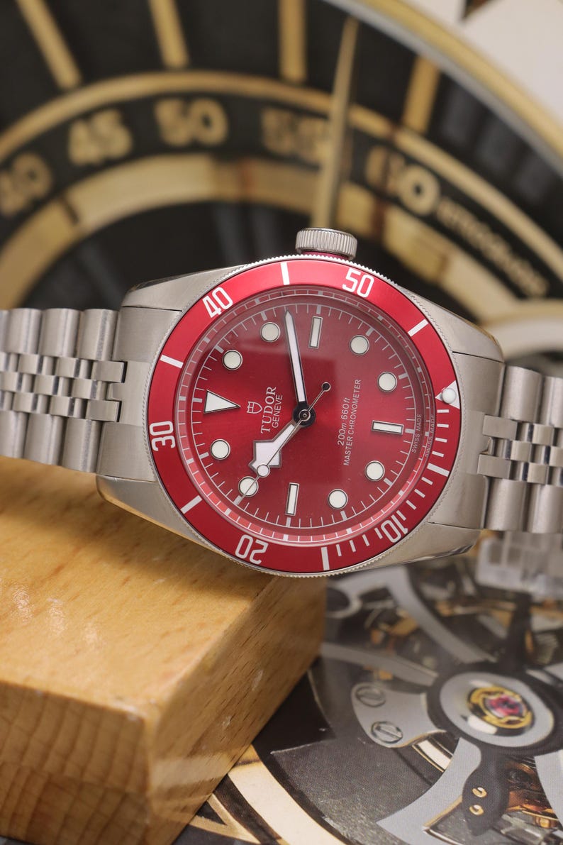 Refurbished Tudor Geneve Automatic Red Dial Men's Watch. image 4