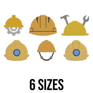 Może przedstawiać: Sześć żółtych wzorów kasków budowlanych, niektóre z narzędziami, kołem zębatym lub paskiem pod brodą. Tekst "6 SIZES" jest wyświetlany na dole obrazu w kolorze czarnym. Projekty te są prawdopodobnie przeznaczone do haftu lub sztuki cyfrowej.