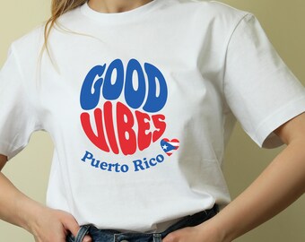 Puerto Rico Good Vibes Retro Shirt | Puerto Rico Souvenir Gift, Flag Heart Groovy Tee for Travelers