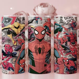K&ouml;nnte beinhalten: Drei Edelstahlbecher mit einem Comic-Design mit Spider-Man-Illustrationen. Die Becher zeigen Spider-Man in verschiedenen Actionposen, mit einem rot-schwarzen Farbschema. Der Hintergrund enth&auml;lt Comic-Panels und Text.