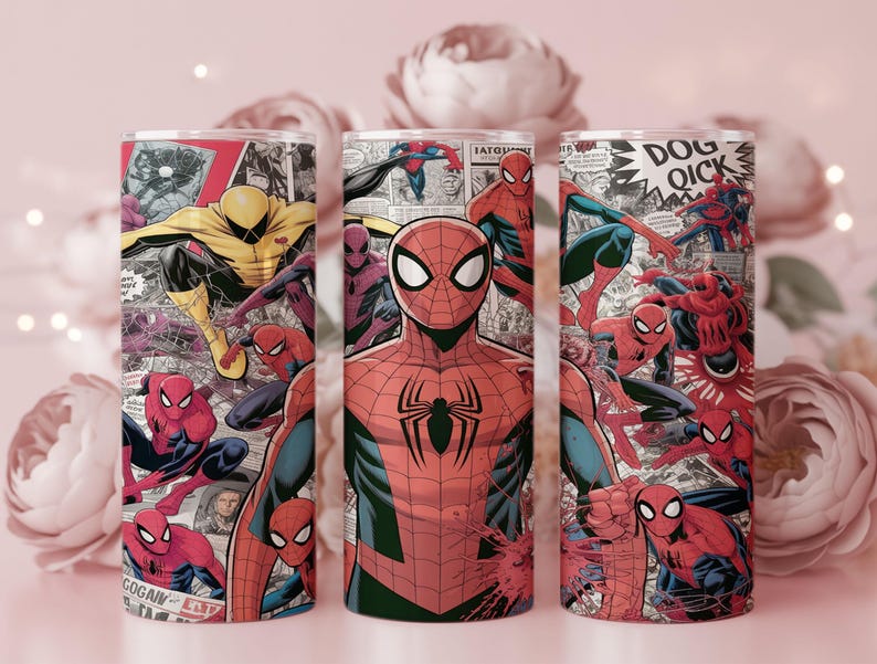 K&ouml;nnte beinhalten: Drei Edelstahlbecher mit einem Comic-Design mit Spider-Man-Illustrationen. Die Becher zeigen Spider-Man in verschiedenen Actionposen, mit einem rot-schwarzen Farbschema. Der Hintergrund enth&auml;lt Comic-Panels und Text.