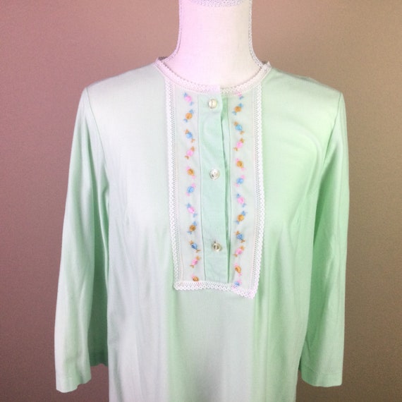 Vintage Vassarette Green Nightgown With White Lace