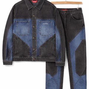 Tweekleurige patchwork-denimset, streetwear-jas en jeansoutfit