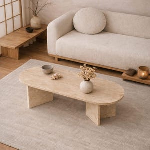 以下が含まれることがあります： 斑点のあるマット仕上げのセラミックマグカップ3個セット。マグカップはクリーム、ライトグレー、ダークグレーの色合いです。各マグカップはシンプルでミニマルなデザインです。