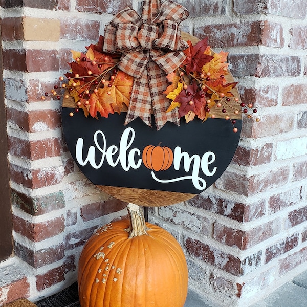 Door Hanger | Welcome Pumpkin| Front Door Decor | Farmhouse |  Welcome door hanger |  Welcome Wreath | Circle Hanger | Door Wreath |