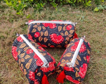Juego de neceseres de maquillaje acolchados de algodón con estampado floral, organizadores de artículos de aseo para viajes.