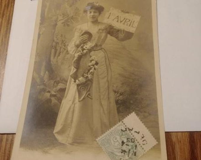 Original Vintage French Postcard April 1st – Postcard France, Nostalgic Travel Souvenir, Collectible Card, Historical View