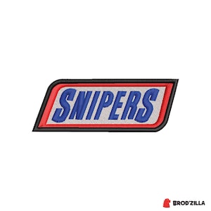 Peut inclure: Écusson brodé avec le mot "SNIPERS" en lettres bleues stylisées. L'écusson a une bordure rouge, un fond blanc et un contour noir. L'écusson est rectangulaire avec des coins arrondis.