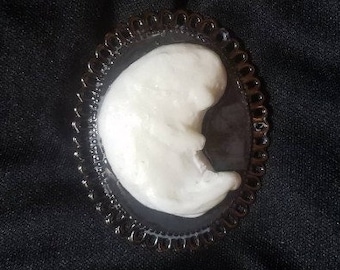 Fetus cameo brooch pin