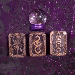 Crystal ball & tarot cards magnets