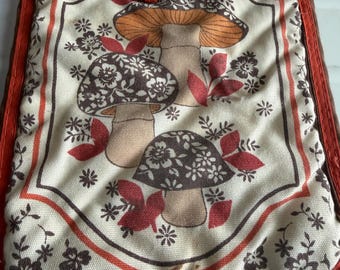 Vintage Mushroom Oven Mitt and Pot Holder