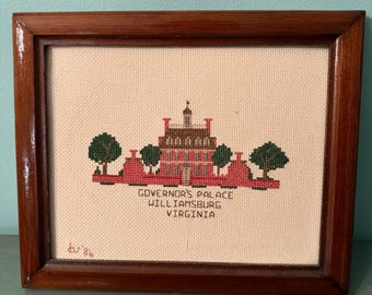 Tapiz antiguo enmarcado del Palacio del Gobernador en Williamsburg, Virginia.