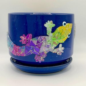 Mosaic Gecko Planter: Colorful Smiling Plant Pot