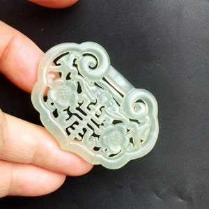 Geschnitzte: Blume, Fledermaus & Vogel Amulett: