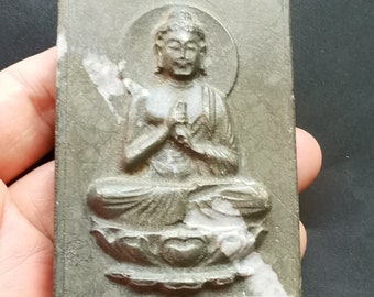 彫刻された仏像銅翡翠石ペンダント：長方形のお守り（68mmx50mmx13mm 