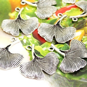 Silver Plated Ginkgo Leaf Charm Pendants: Filigree Metal Connector Beads (22mmx25mm)