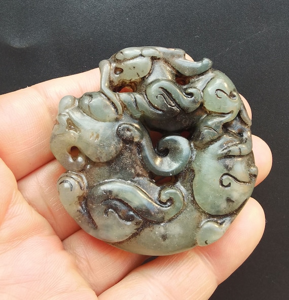 翡翠 魚と龍の彫刻 翡翠 魚と龍の彫刻 魚と龍の彫刻 翡翠
