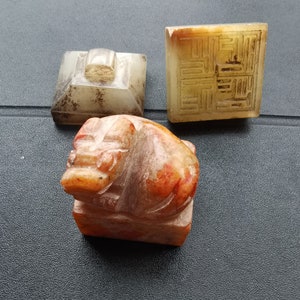 Geschnitzte Jade Chinesisches Siegel Anhänger: Amulett Talisman Halskette