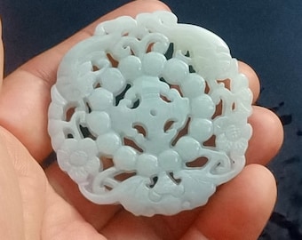 Colgante de jade tallado: amuleto circular de murciélago, pájaro y flor