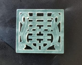 タイプA 100%天然 淡緑/白の彫刻梅の花とニホンジカ（花がいっぱい