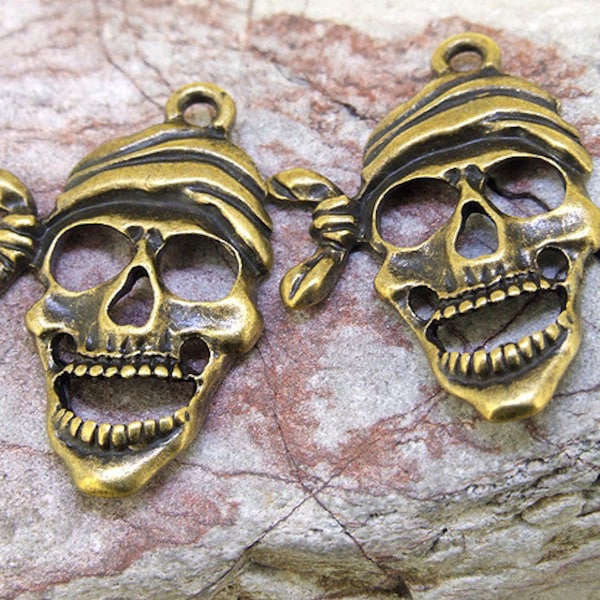 4pcs Charm Human Skull Link safe Antique Bronze Findings Pendants Link Connector Brass Jewelry Filigree Metal Pendant Earwire P