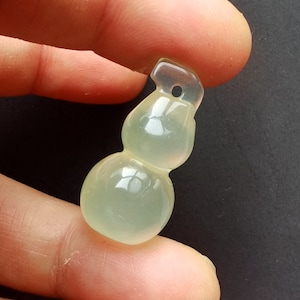 3D geschnitzter Jade-Kürbis-Anhänger: Natürliches Ciuyu-Edelstein-Amulett