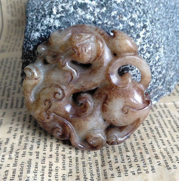 Groene Jade is Een Natuurlijke Groene Lump, Mooi, Zeldzaam En Duur Stock Afbeelding - Image of