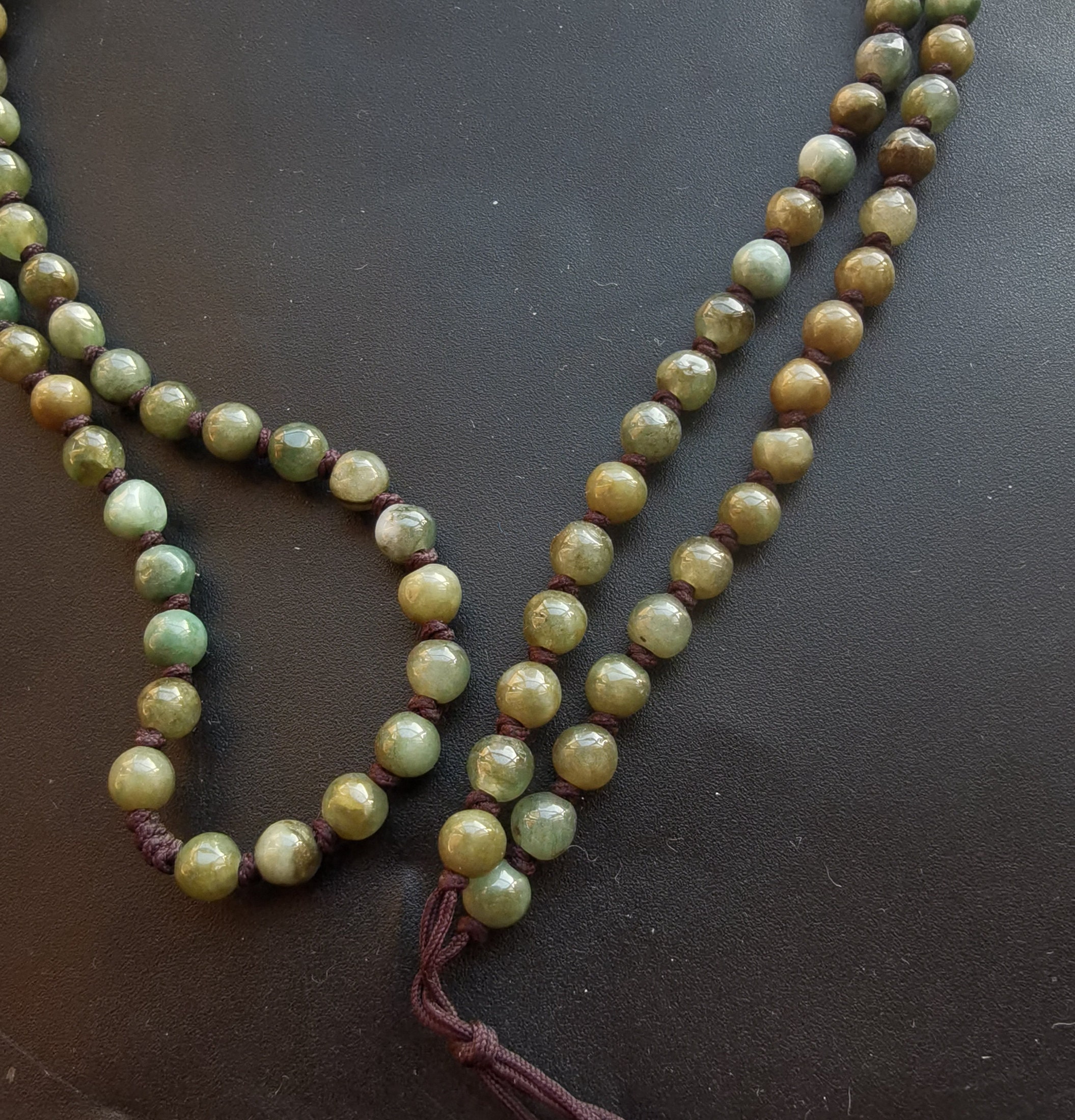 Collier De Perles En Pierre Dure Type Jade - Modèle J31 - Occasion En Parfait état