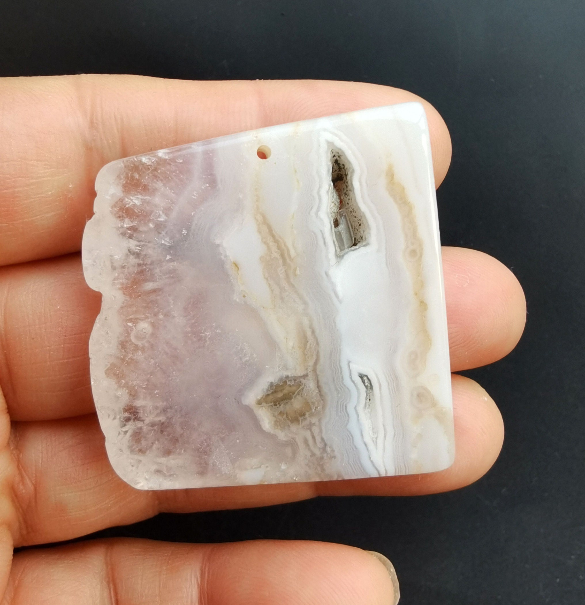 ドゥルージークリスタルジオードペンダント、ホワイトアゲートドゥルー