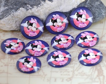 Rosa Mimmi Pigg-glascabochoner: Handgjorda kupolpärlor (10-30 mm)