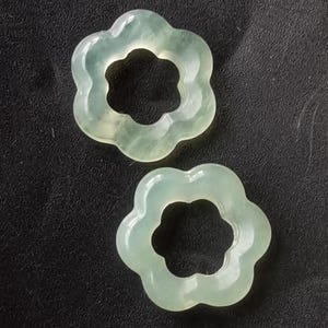 2pcs Hollow Flower carving natural Chinese xiuyu green jade stone pendant,Amulet Talisman make handmade bracelet earring Necklace Jewerly MX