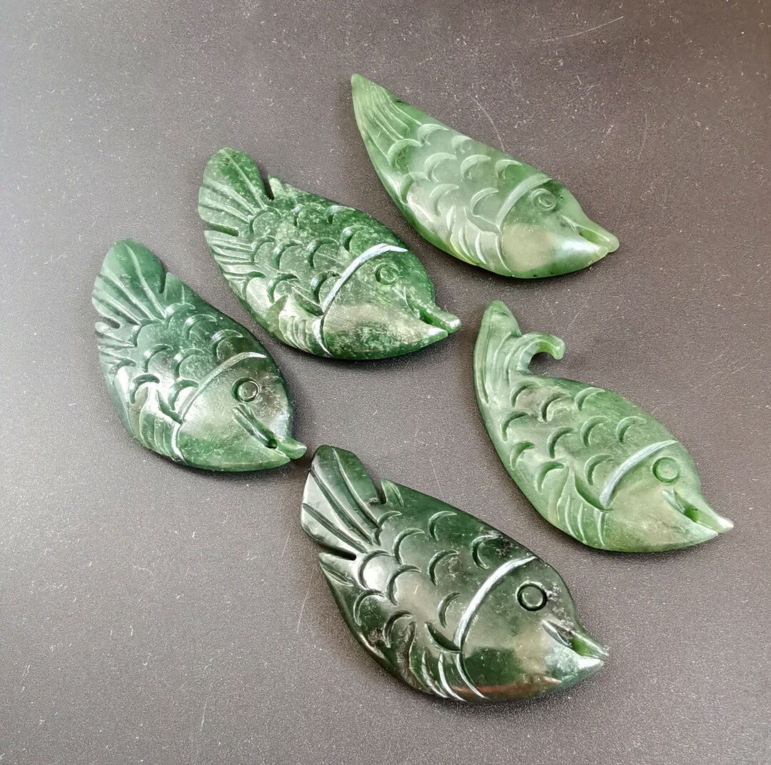 Pendentif en jade lavande serti dans des montures en or 18 carats En