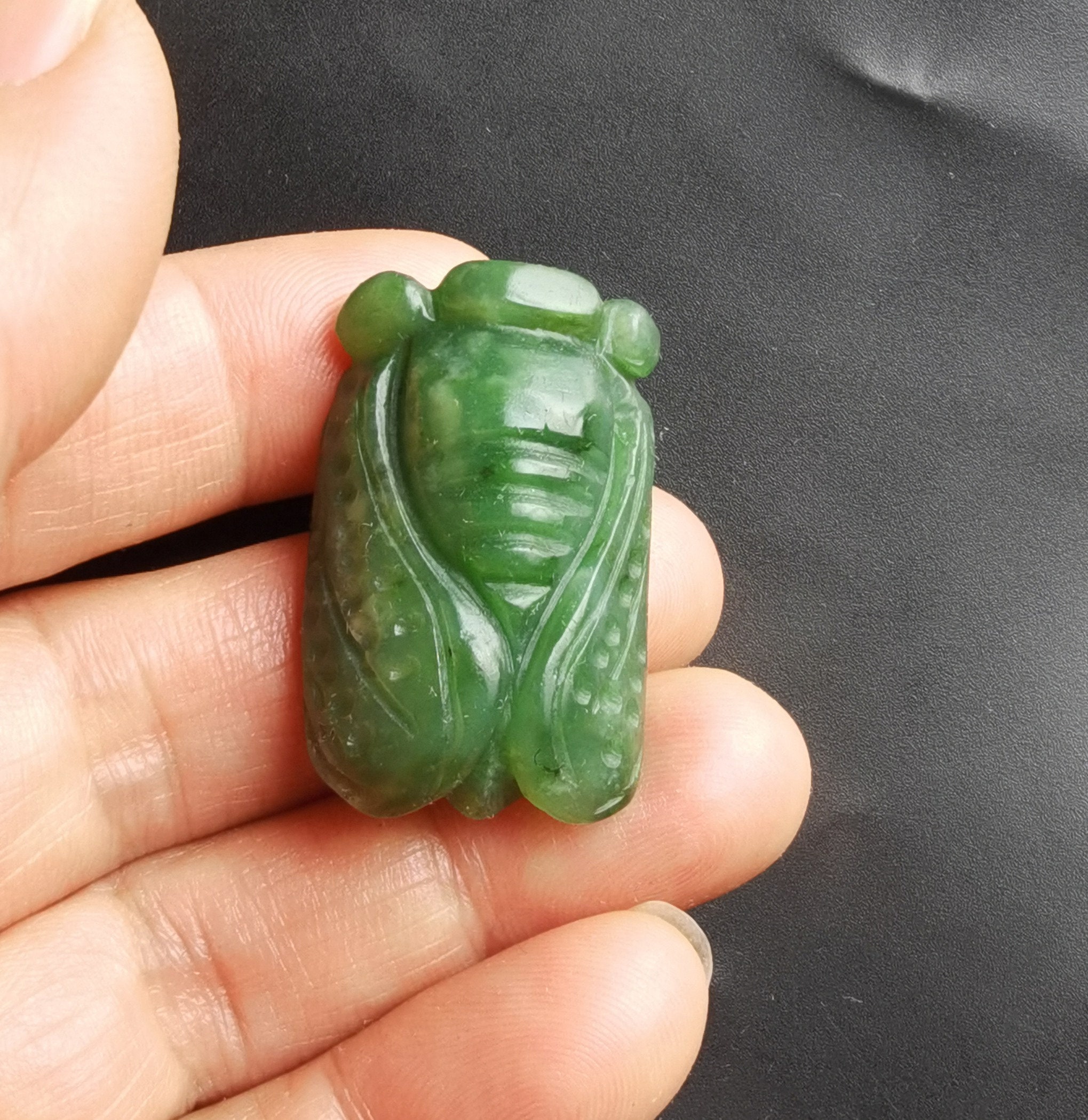 【週末特価】翡翠ネックレス　翡翠彫刻　蝉　ネックレス　グリーン翡翠 天然グリーン翡翠翡翠蝉ネックレス 15.22 グラム蝉ブランド