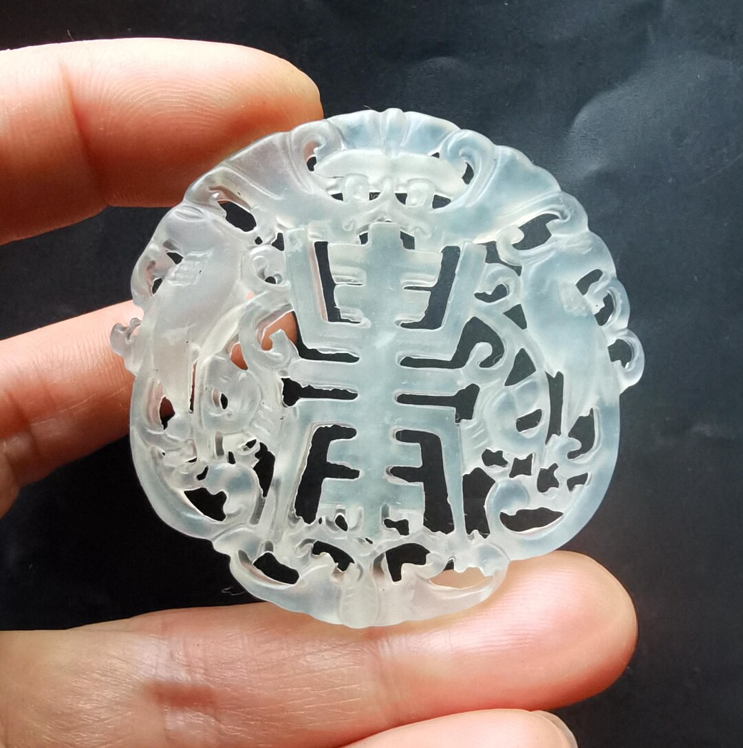 彫刻された龍鳳凰翡翠ペンダント：神話のお守りネックレス - Etsy 日本