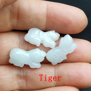 Liten tupp, apa, oxe, orm, får, drake, tiger, kanin, djur naturlig jadeit jadesten amulett hänge huvud, länk Tiger