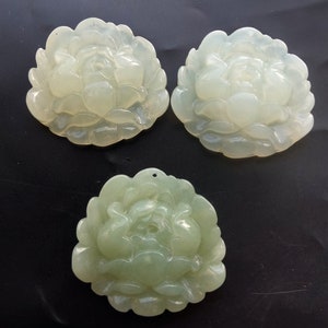 Geschnitzte Jade Blume Anhänger: Grün & Weiß Ciuyu Stein Amulett