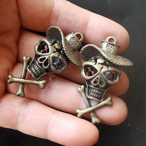 Large Human Skeleton Charm Antique Bronze,Brass Filigree Metal pendant with Loop,jewelry fitting link,Jewelry Components diy Findings--A0