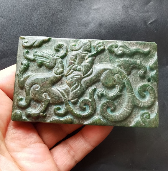 天然本翡翠 龍彫刻ペンダント 緑色お守り 天然良質ひすい本翡翠龍亀精工彫りペンダントネックレス本翡翠