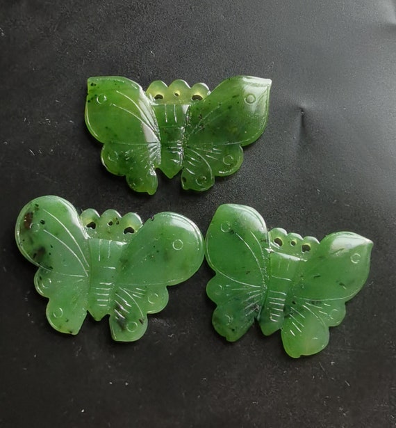 翡翠の昆虫彫刻ペンダント 翡翠の昆虫彫刻ペンダント 【公式通販】