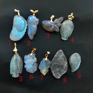 Incroyable pendentif labradorite sculptée, bleu, poisson, hippocampe, poisson rouge, renard, cerf sika, aile d'ange, argent sterling, amulette animaux mythiques