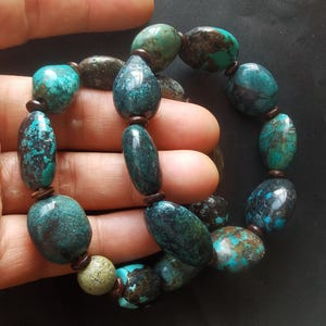 Hubei turquoise stretcharmband: groene, blauwe, bruine steen