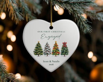 Decorazione natalizia personalizzata per il primo Natale da fidanzati / Ricordo in ceramica (a forma di cuore o rotonda)